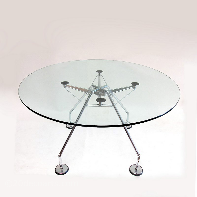 Norman Foster for Tecno Spa, a Nomos Table c1986, with a round glass top. 