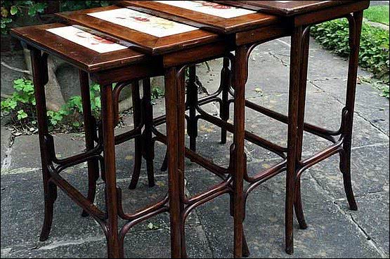 ☑️ 20th Century Decorative Arts |A set of four bentwood nesting tables, Thonet Wien circa 1901.
