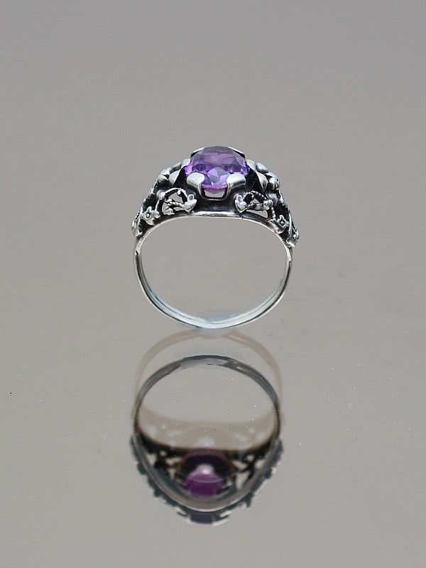  20th Century Decorative Arts |An Arts and Crafts 900 silver and  amethyst ring,  European circa 1920s.