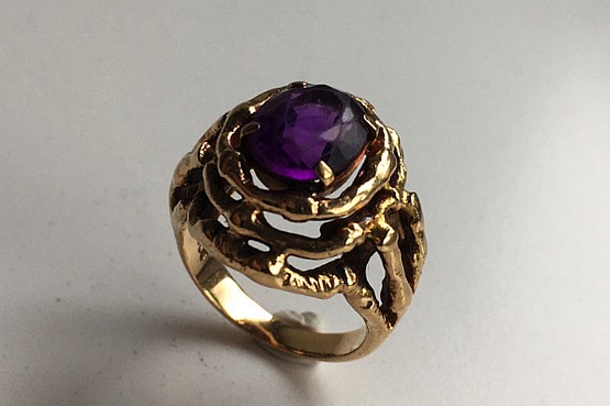 ☑️ 1970s gold amethyst ring