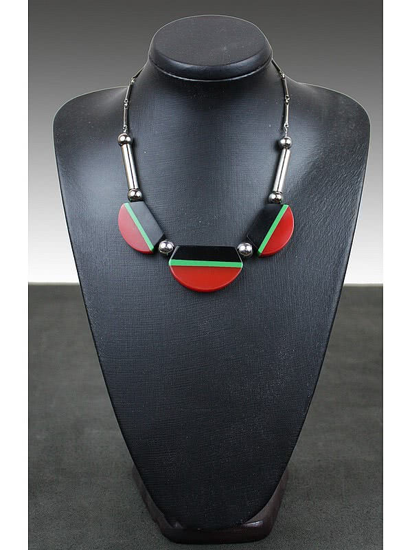  20th Century Decorative Arts |An Art Deco Jakob Bengel chromed brass and tricolour Galalith necklace, Germany 1930s.