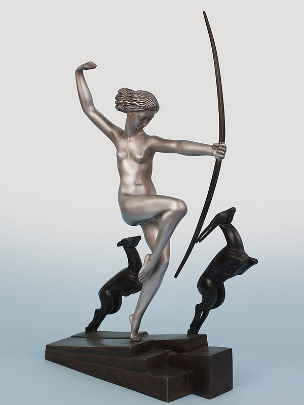  20th Century Decorative Arts |An art deco bronze statue 1930 by Bouraine